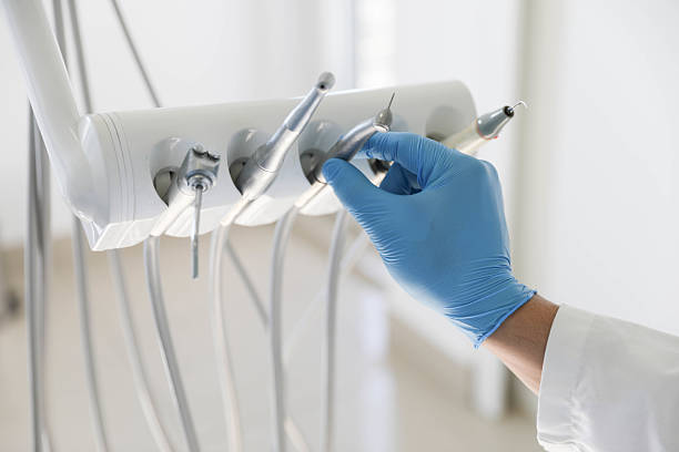 Professional Tooth Extraction technician working in Goodman, MS